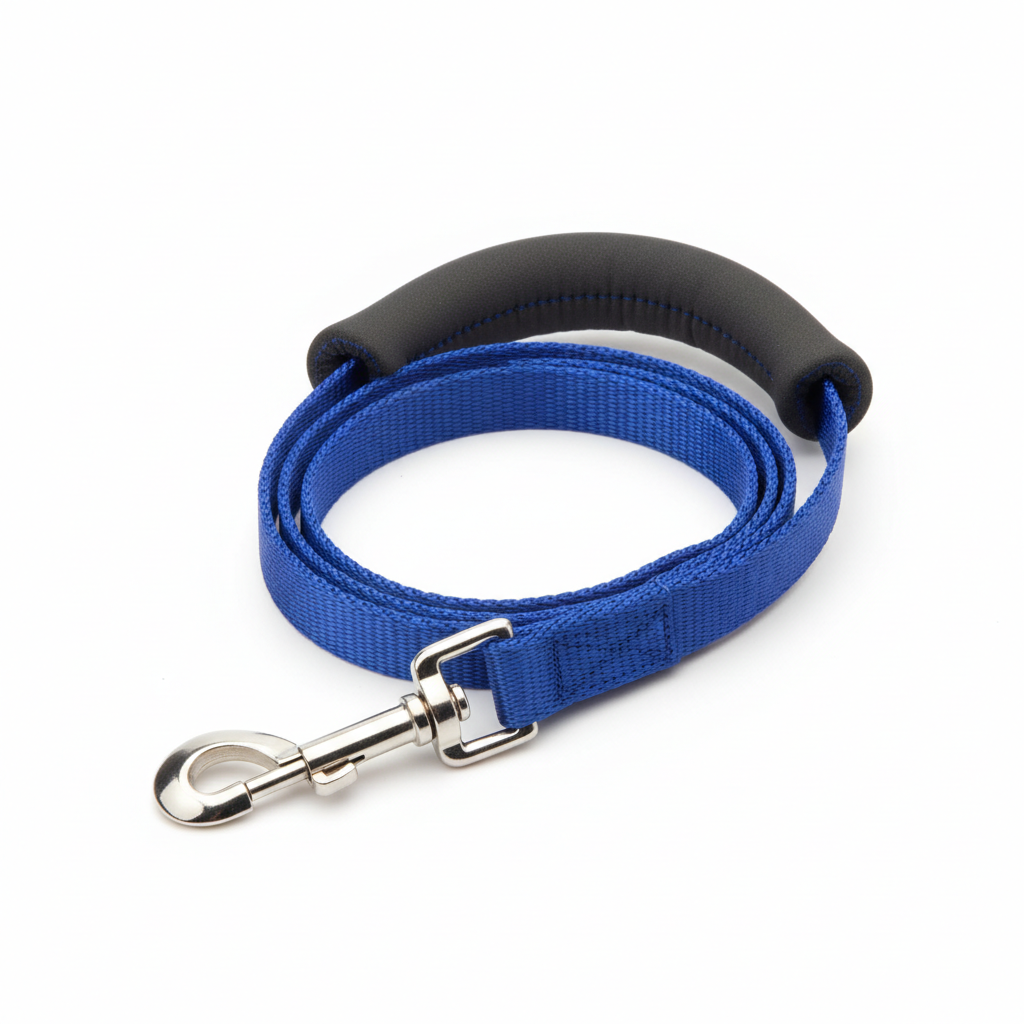 Dog leash with padded handle and secure snap hook clip